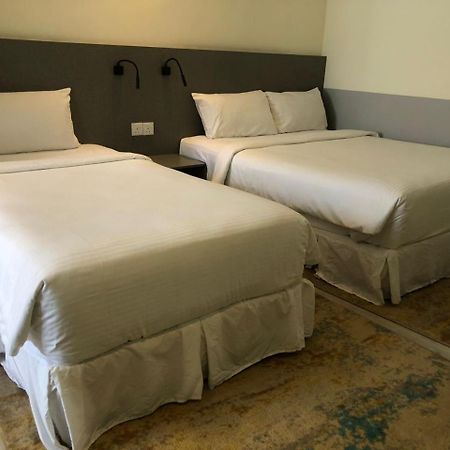 Hutton Suite Hotel Managed By The Ascott Limited Джордж Таун Екстериор снимка