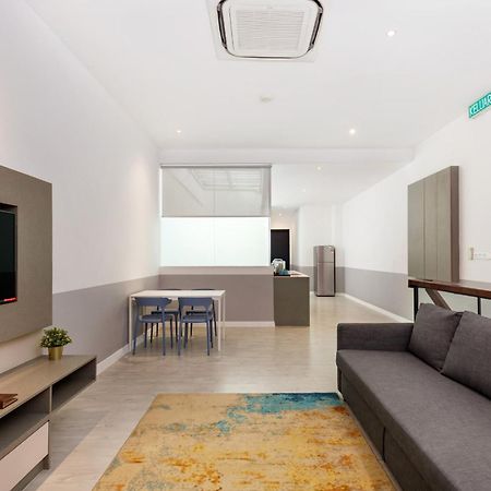 Hutton Suite Hotel Managed By The Ascott Limited Джордж Таун Екстериор снимка