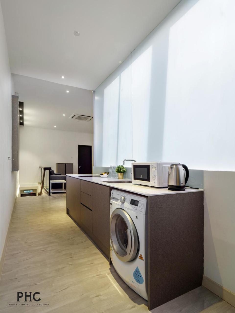 Hutton Suite Hotel Managed By The Ascott Limited Джордж Таун Екстериор снимка